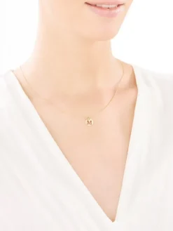 Złota zawieszka - litera M
