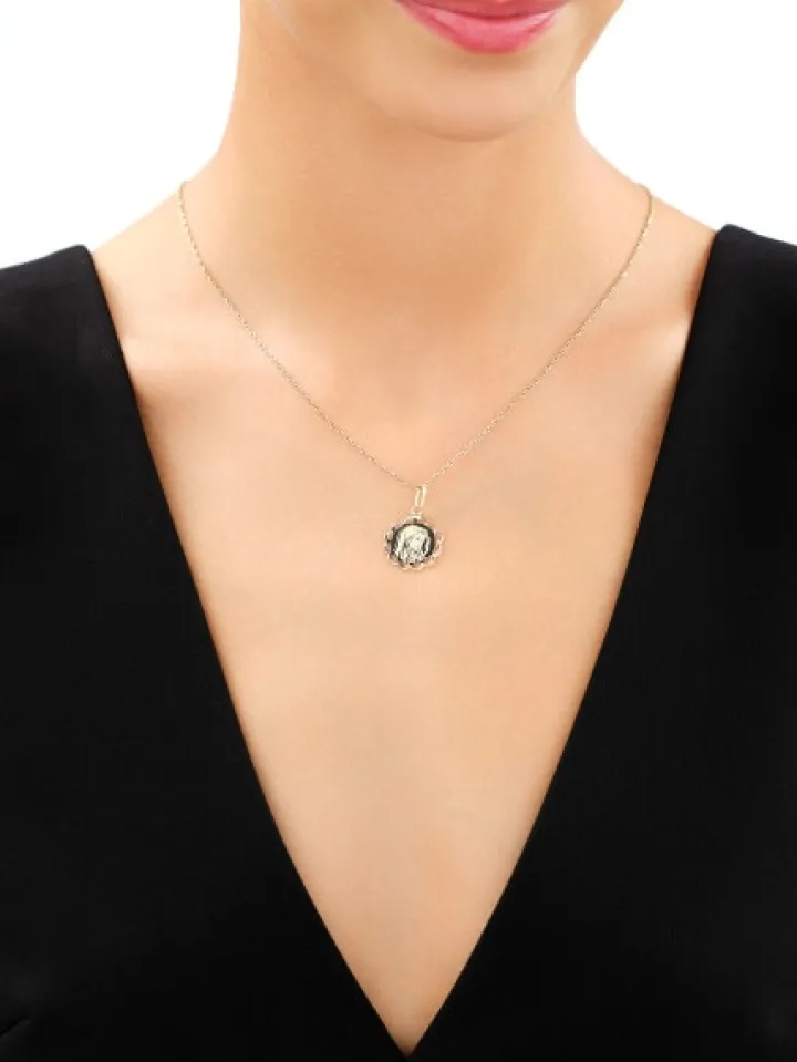 Złota zawieszka - medalik Matka Boska