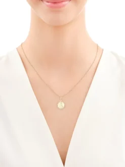 Złota zawieszka - medalik Matka Boska