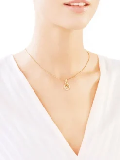 Złota zawieszka - medalik Matka Boska