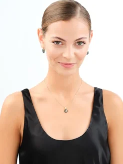 Złota zawieszka z cyrkoniami