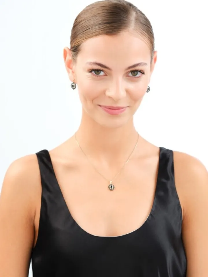 Złota zawieszka z cyrkoniami