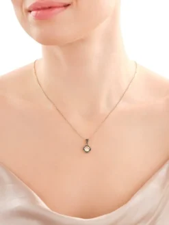 Złota zawieszka z cyrkoniami