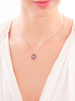 Złota zawieszka z cyrkoniami