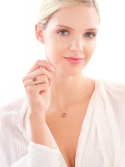 Złota zawieszka z cyrkoniami