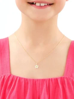 Złota zawieszka z emalią - kwiat