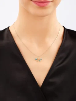 Złota zawieszka z emalią - motyle