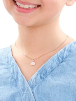 Złota zawieszka z emalią - muszla