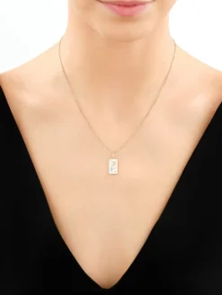 Złota zawieszka z emalią - medalik Ducha Świętego