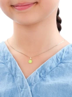 Złota zawieszka z emalią - piłka tenisowa