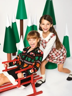 Złota zawieszka z emalią - pingwin