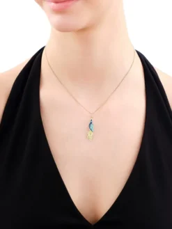 Złota zawieszka z emalią - paw