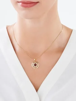 Złota zawieszka z granatem syntetycznym  - koło, rozeta