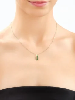 Złota zawieszka z malachitem syntetycznym - paper clip