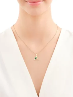 Złota zawieszka z masą malachitową - litera A