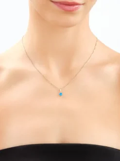 Złota zawieszka z opalitem