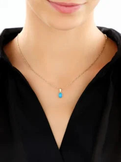 Złota zawieszka z opalitem