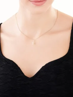 Złota zawieszka z perłami