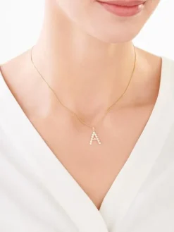 Złota zawieszka z perłami - litera A