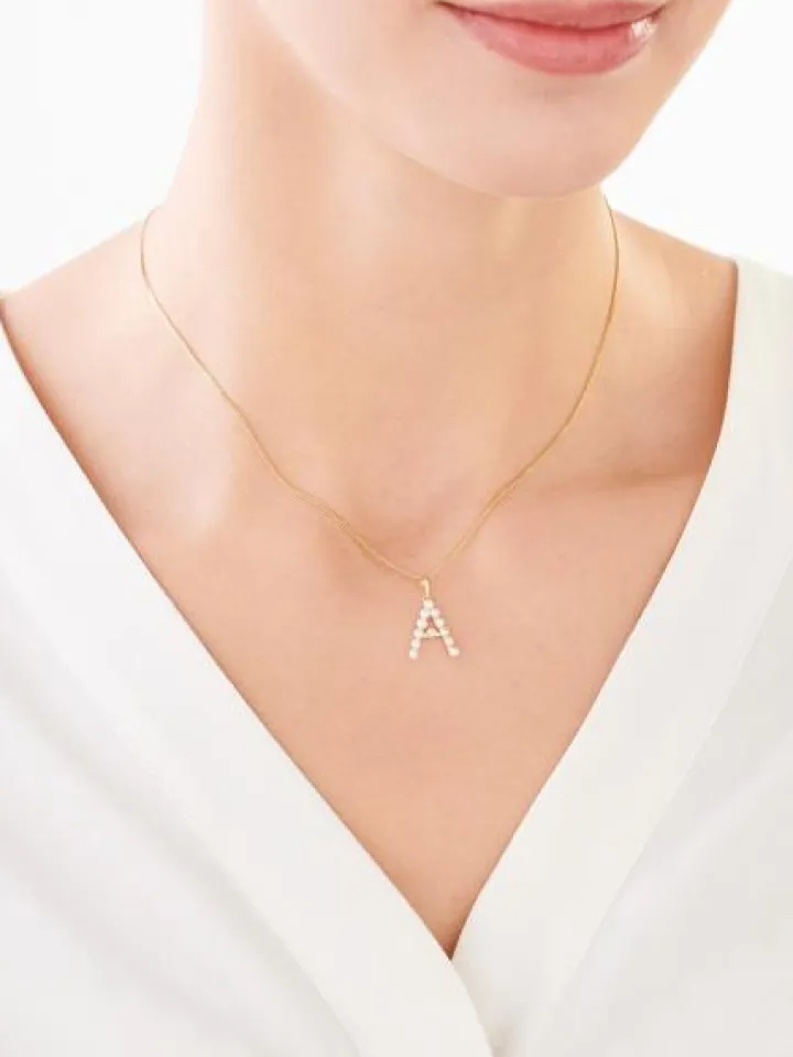 Złota zawieszka z perłami - litera A