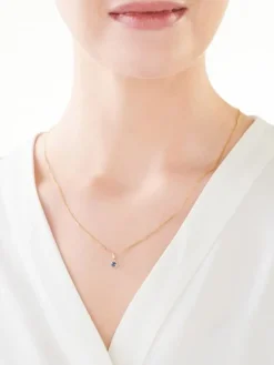 Złota zawieszka z szafirem - kwiat