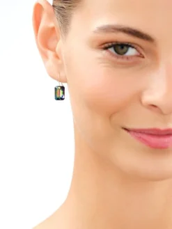 Złote kolczyki z kryształami syntetycznymi