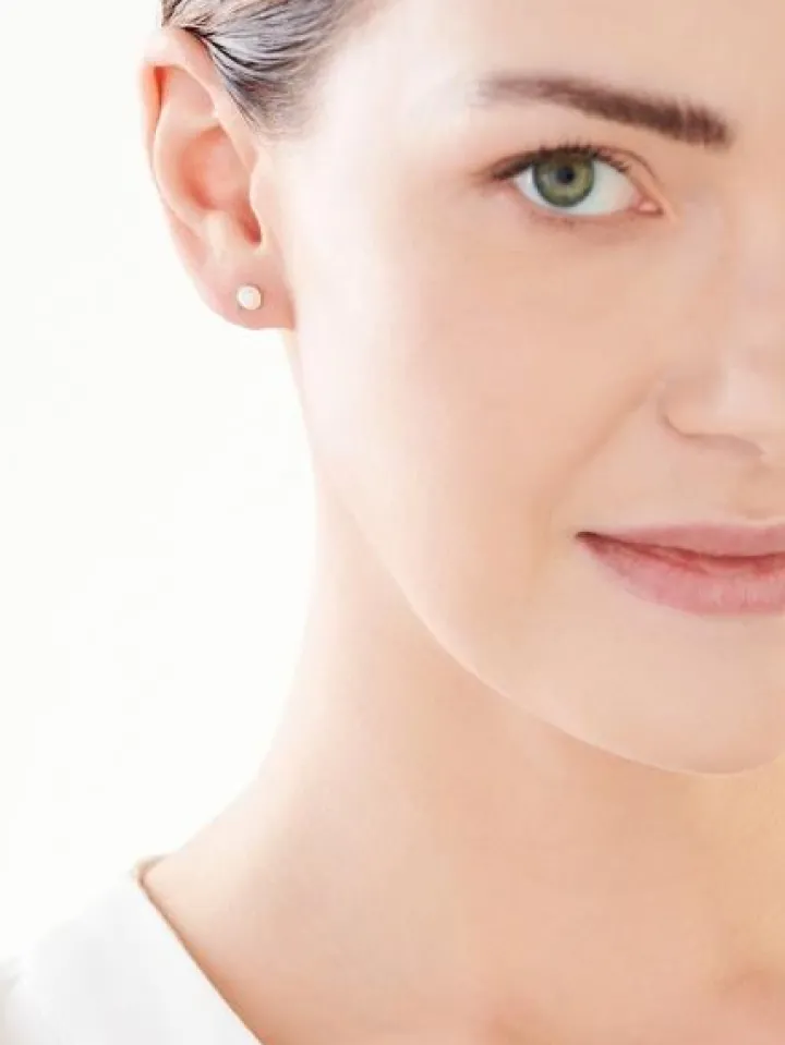 Złote kolczyki z opalami