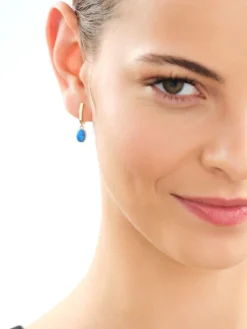 Złote kolczyki z opalitami