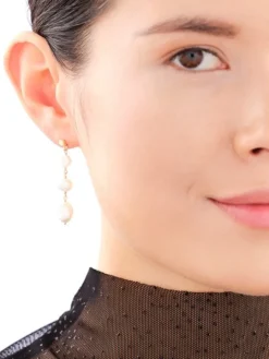 Złote kolczyki z perłami