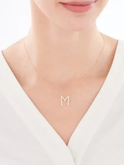 Złoty naszyjnik z perłami, ankier - litera M