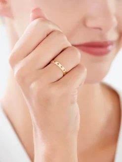 Złoty pierścionek - gwiazdy