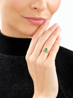 Złoty pierścionek z cyrkonią