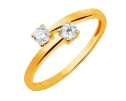 Złoty pierścionek z cyrkoniami