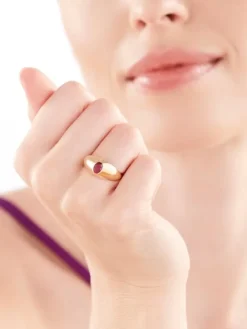 Złoty pierścionek z cyrkonią