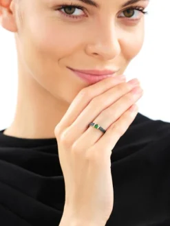 Złoty pierścionek z cyrkoniami