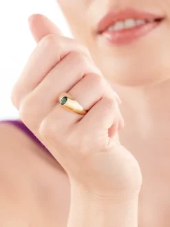 Złoty pierścionek z cyrkonią