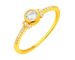 Złoty pierścionek z cyrkoniami