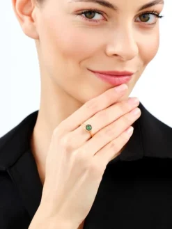 Złoty pierścionek z cyrkoniami