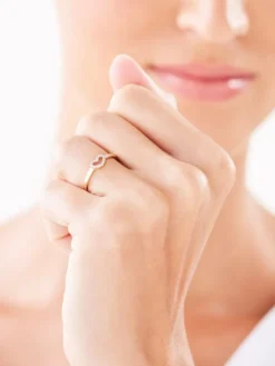 Złoty pierścionek z cyrkoniami - serce