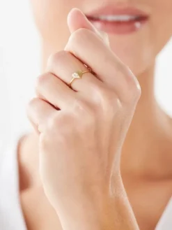 Złoty pierścionek z cyrkoniami - serce