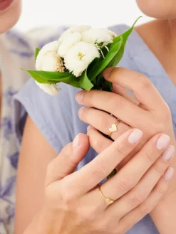 Złoty pierścionek z cyrkoniami - serce