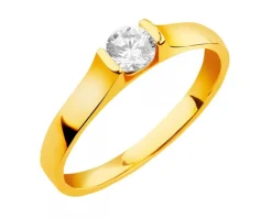 Złoty pierścionek z cyrkonią