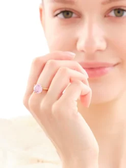 Złoty pierścionek z cyrkonią