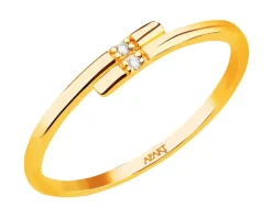 Złoty pierścionek z cyrkoniami