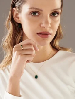 Złoty pierścionek z cyrkonią