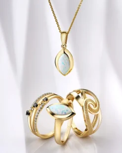 Złoty pierścionek z cyrkoniami