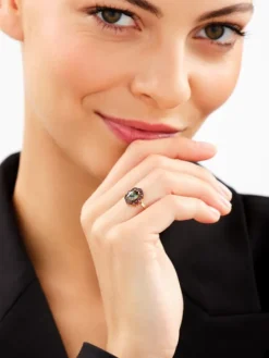 Złoty pierścionek z cyrkoniami