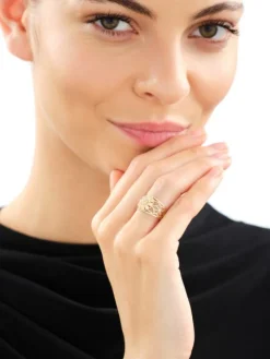 Złoty pierścionek z cyrkoniami - kwiat