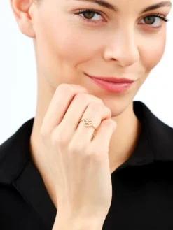 Złoty pierścionek z cyrkoniami - serce, nieskończoność