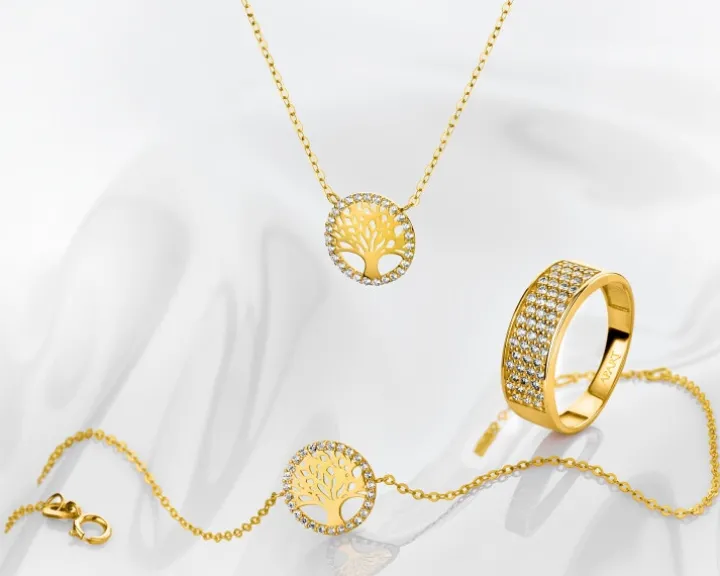 Złoty pierścionek z cyrkoniami